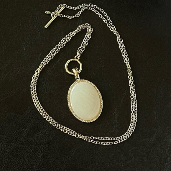 Premier Designs CZ Mother of Pearl Necklace Toggle Clasp - Picture 2 of 8